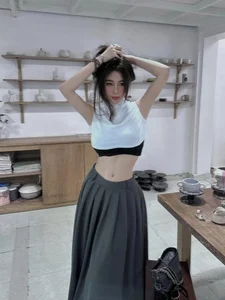 Saigon Beauty Influencer Shares Emotional Journey and Essential Tips for Long Hair Care - image 1