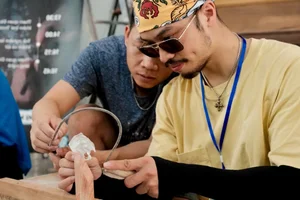 Discover the Art of Mother-of-Pearl Inlay at the Khảm Sắc Exhibition: A Journey Through Traditional Vietnamese Heritage and Modern Craftsmanship. - image 3
