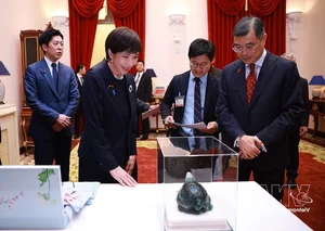 PM Le Minh Hung Hosts State Banquet for Japan's Takaichi Sanae - image 3