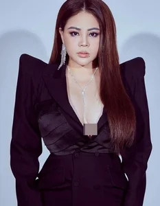 Vietnamese Actress Le Giang: Embracing Plastic Surgery and Achieving Massive Success in the Film Industry at Age 52 - image 0