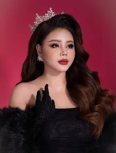Vietnamese Actress Le Giang: Embracing Plastic Surgery and Achieving Massive Success in the Film Industry at Age 52 - image 2