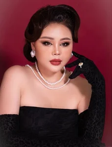 Vietnamese Actress Le Giang: Embracing Plastic Surgery and Achieving Massive Success in the Film Industry at Age 52 - image 3