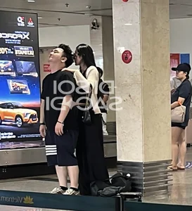 Viral Curiosity: The Mystery Woman Sparking Social Media Buzz Following High-Profile Celebrity Split - image 4
