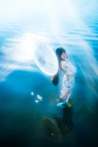 YITUYU Art Language 2024.03.08: Exploring the Ethereal Beauty of Flowers in Water - image 3