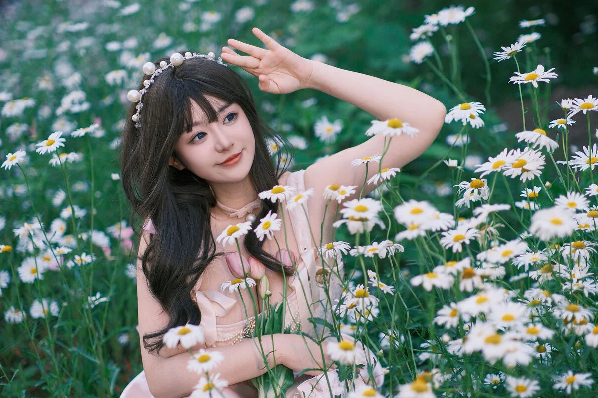 YiTuYu Art Language Vol.7117: Exploring Beauty with Bu Ke Ai De He He Miao