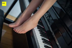 IESS Model Qi Qi: Artistic Black and White Piano Keys Series 2 - image 40