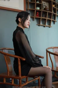 IESS Wanping Black Rose: A Sophisticated Dark Aesthetic Fashion Collection - image 31