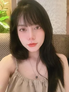The Stunning Beauty of Actress Hoang Yen's Three Daughters Revealed - image 1