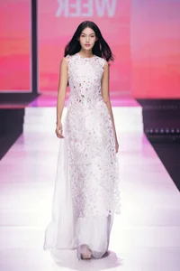 Huynh Tu Anh: The Rising Star of Vietnam Fashion Week - image 12