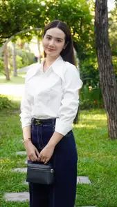 Phan Minh Huyen: Elegant Fashion Highlighting Radiant Beauty - image 5