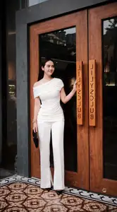 Phan Minh Huyen: Elegant Fashion Highlighting Radiant Beauty - image 4