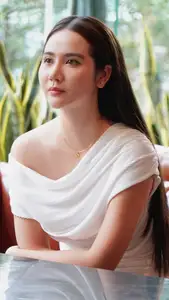 Phan Minh Huyen: Elegant Fashion Highlighting Radiant Beauty - image 0