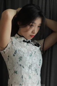 IESS SXJ No.1680: Xiao Jiu Showcases Urban Elegance and Silk Fashion - image 19
