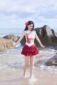 Chic Beachwear Inspiration: How Quyền Linh’s Daughter Nails the Perfect Summer Look - image 9