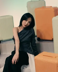 The Spectacular Transformation of Bich Phuong: From Pop Star to Fashion Icon - image 7