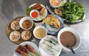 Discover the Best Affordable and Authentic Street Food in Hue Vietnam for Food Enthusiasts - image 5