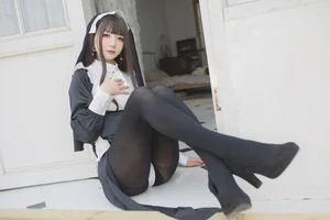 The Ethereal Beauty of Coser 51Jiang in the Artistic Collection - image 2