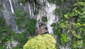 Exploring the Ancient 600-Year-Old Cliffside Temples: A Journey Through History and Spirituality - image 10