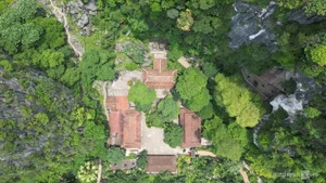 Exploring the Ancient 600-Year-Old Cliffside Temples: A Journey Through History and Spirituality - image 8