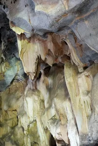 Exploring the Ancient 600-Year-Old Cliffside Temples: A Journey Through History and Spirituality - image 6
