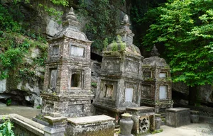 Exploring the Ancient 600-Year-Old Cliffside Temples: A Journey Through History and Spirituality - image 7