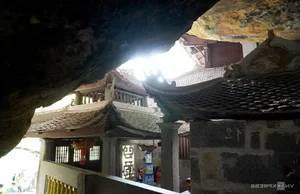 Exploring the Ancient 600-Year-Old Cliffside Temples: A Journey Through History and Spirituality - image 0