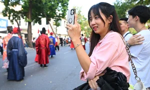 Hanoi Traditional Costume Parade: A Vibrant Celebration of Culture - image 7