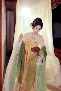 Captivating Visuals of Mao Zi Zi in YiTuYu Art Language Vol.7688 - image 17