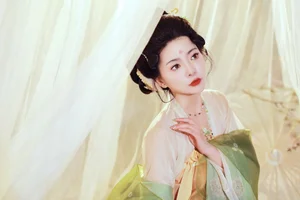 Captivating Visuals of Mao Zi Zi in YiTuYu Art Language Vol.7688 - image 0