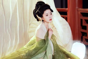 Captivating Visuals of Mao Zi Zi in YiTuYu Art Language Vol.7688 - image 19