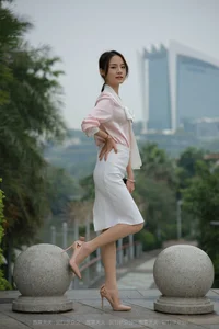 IESS Xiao Liu Urban Beauty Collection - Modern City Style and Sophistication - image 18