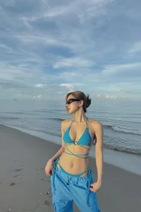 Diệp Lâm Anh Stuns in New Swimwear Collection Showcasing Timeless Beauty and Fitness - image 8