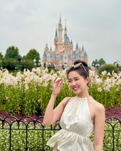 Transformation of the Famous Peach Garden Influencer: From Viral Sensation to Modern Icon - image 2