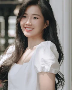 Transformation of the Famous Peach Garden Influencer: From Viral Sensation to Modern Icon - image 6