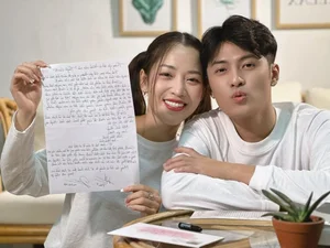 Puka and Gin Tuan Kiet Engagement Ceremony: Lavish Gifts and Elegant Mothers Steal the Spotlight - image 9