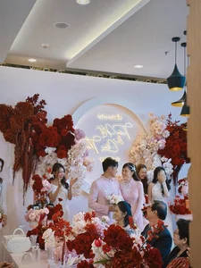 Puka and Gin Tuan Kiet Engagement Ceremony: Lavish Gifts and Elegant Mothers Steal the Spotlight - image 10