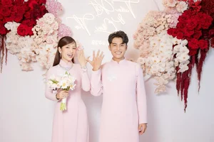 Puka and Gin Tuan Kiet Engagement Ceremony: Lavish Gifts and Elegant Mothers Steal the Spotlight - image 6