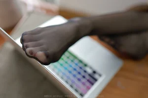 IESS Black Silk Typist: Professional Office Style Photography Gallery - image 28