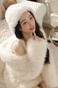 YiTuYu Art Language Vol.6445 Featuring Xiao Yang Ai Gan Fan Aesthetic Photography - image 11