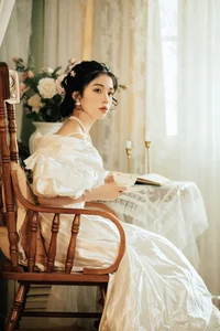 Timeless Grace: Discover Xuan Xuan’s Retro Portraits in a Captivating Oil Painting Aesthetic - image 0