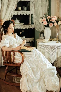 Timeless Grace: Discover Xuan Xuan’s Retro Portraits in a Captivating Oil Painting Aesthetic - image 16