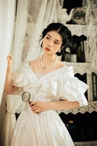 Timeless Grace: Discover Xuan Xuan’s Retro Portraits in a Captivating Oil Painting Aesthetic - image 1