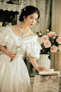 Timeless Grace: Discover Xuan Xuan’s Retro Portraits in a Captivating Oil Painting Aesthetic - image 5