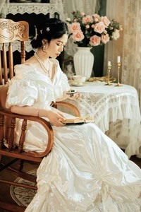 Timeless Grace: Discover Xuan Xuan’s Retro Portraits in a Captivating Oil Painting Aesthetic - image 18