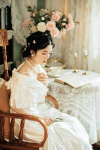 Timeless Grace: Discover Xuan Xuan’s Retro Portraits in a Captivating Oil Painting Aesthetic - image 22