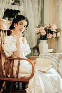 Timeless Grace: Discover Xuan Xuan’s Retro Portraits in a Captivating Oil Painting Aesthetic - image 12