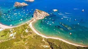 Palmarola: The Prehistoric Mediterranean Island Where Time Stands Still - image 10