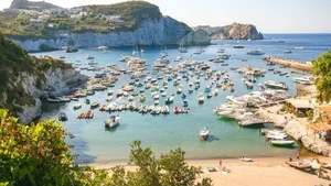 Palmarola: The Prehistoric Mediterranean Island Where Time Stands Still - image 4