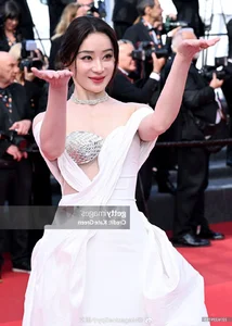 Cannes Film Festival Protocol: Understanding Red Carpet Rules and Fashion Boundaries - image 11