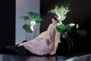 Stunning Portraits in YiTuYu Art Language Vol.5907 with Model Ju Xiao Tao - image 14